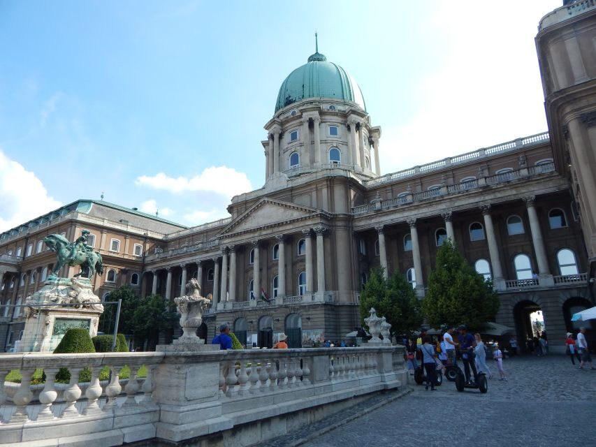 Buda Castle: Private Walking Tour - Matthias fountain and the quick photo rhythm you’ll want