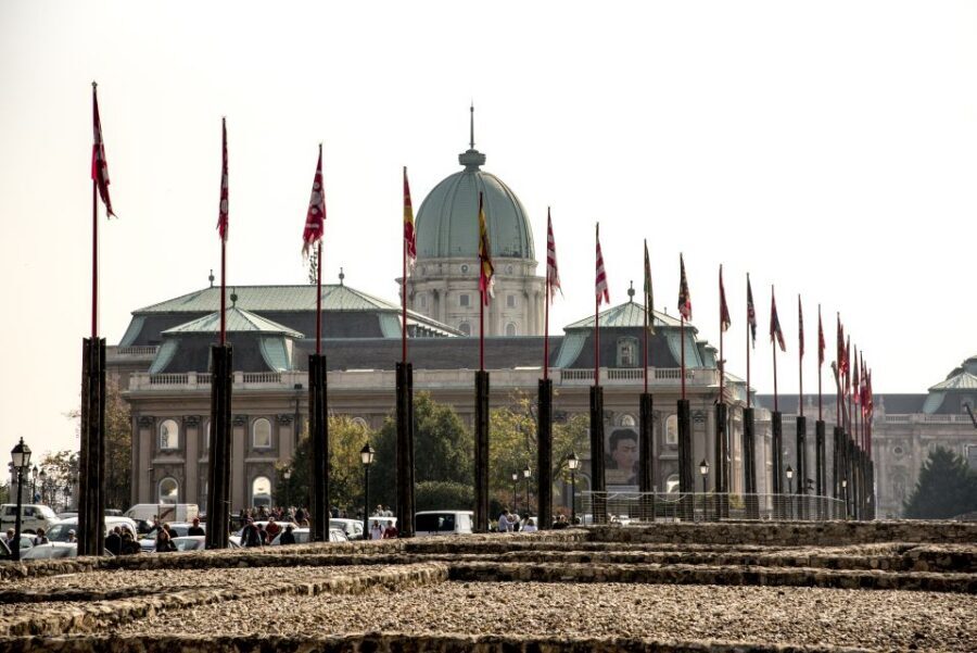 Budapest: 3-Hour Live Guided Sightseeing Tour - Who should book this tour (and who should skip it)