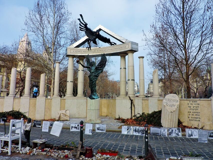 Budapest: 3-Hour Walking Tour About Communism (Small Group) - The “Small Group” Advantage: Why 10 People Makes It Better