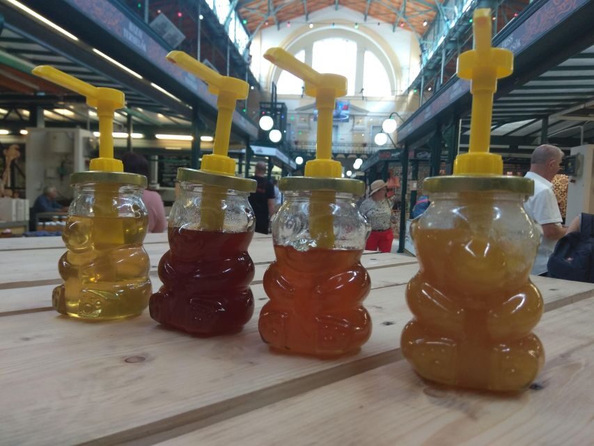 Budapest: Central Market Hall Guided Food Tour with Tastings - German-led, guide-first: what it’s like with Gábor Glasner