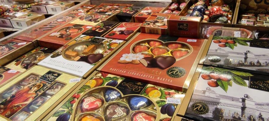 Budapest: Central Market Hall Guided Food Tour with Tastings - Price and value: what $15 buys in the real world