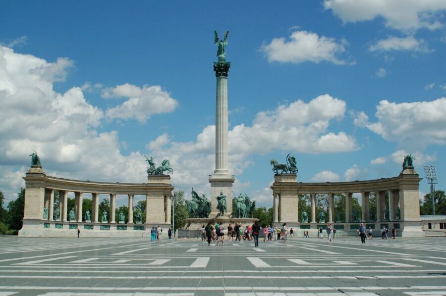 Budapest: City Discovery Tour - Fisherman’s Bastion: towers, guided stories, and the best panorama stop