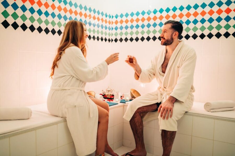 Budapest: Couple Holistic Swedish Massage with Jacuzzi Time - Drinks, herbal teas, and snacks: the small comforts that matter