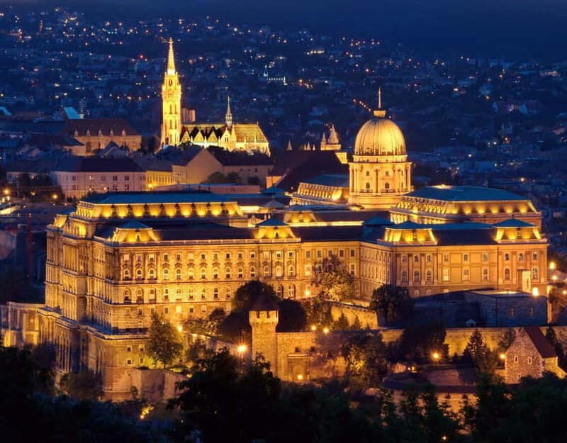 Budapest: Evening Castle Hill Tour with Fishermen's Bastion - The van ride up: short, useful, and included
