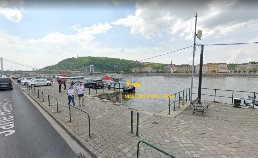 Budapest: Evening Cruise and Dinner with Welcome Drink - Air-Conditioned Boat Comfort and Weather Reality