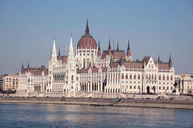 Budapest Guided City Tour and Danube Cruise Audio Guide - Kossuth Lajos Square (Parliament Square): close to the action, but brief