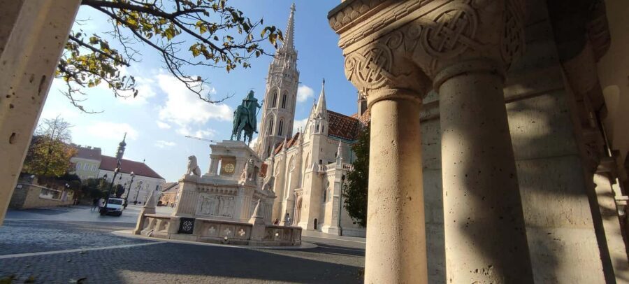 Budapest: Guided City Walking Tour in Buda and Pest - Why this Pest-to-Buda route fits a tight schedule
