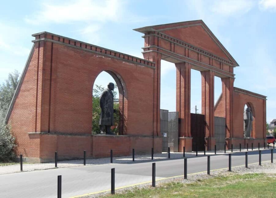 Budapest Half-Day Tour: Life Behind the Iron Curtain - Finishing with the Children’s Railway in the Buda Hills