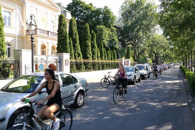Budapest Highlights Bike Tour with a local guide - Why Budapest Highlights Works So Well by Bike