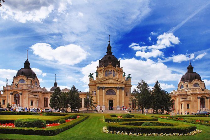 Budapest in a Day Private Luxury Sightseeing Tour - The Jewish Quarter in District VII and the largest-synagogue architecture moment