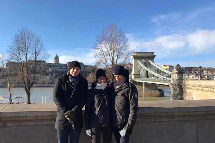 Budapest : Must-see attractions walking tour - Meeting at Kempinski Corvinus and getting your bearings fast
