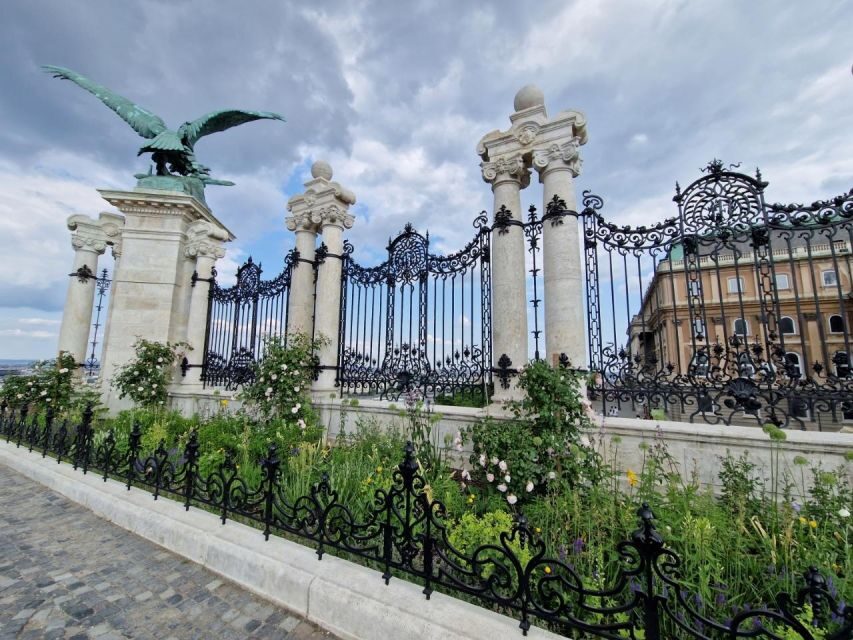 Budapest: private deluxe tour with a native, in Spanish - Four hours in Budapest: why the Spanish-private format works