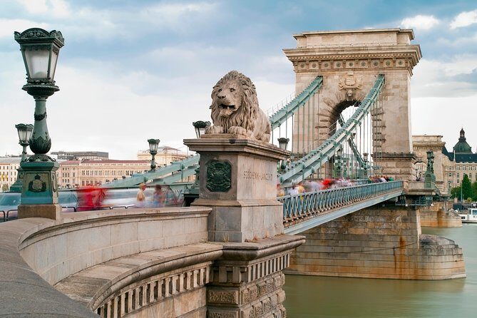Budapest Private Luxury Sightseeing Tour with Guide and Transport - Chain Bridge to Buda: The Castle District Experience You Can Feel