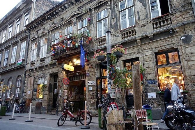 Budapest Ruin Bars Evening Walking Tour with Drinks & Snacks - English-Friendly Night Out With Mobile Ticket Ease