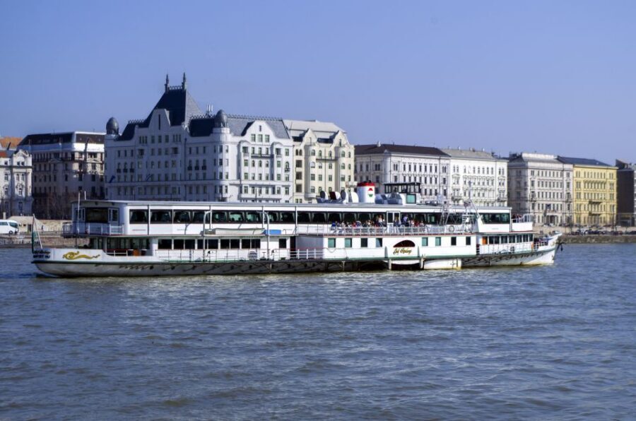 Budapest: Summer Brunch & Cruise with Prosecco or Cake - The Cruise Timing: How the Day Flows (and Why That’s Good)