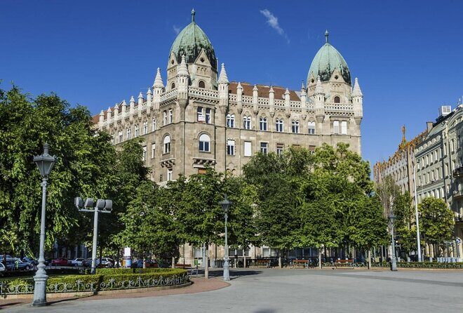 Budapest Urban Walk - Budapest City Tour with Cake & Coffee - Quick key points