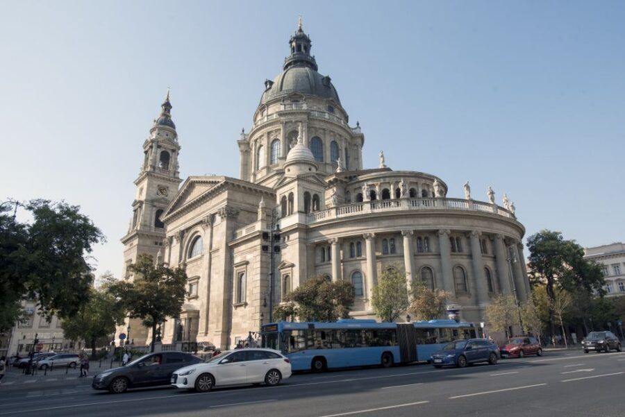 Castle District & Pest Driving Tour with Danube River Cruise - Quick take: what you get in 4 hours