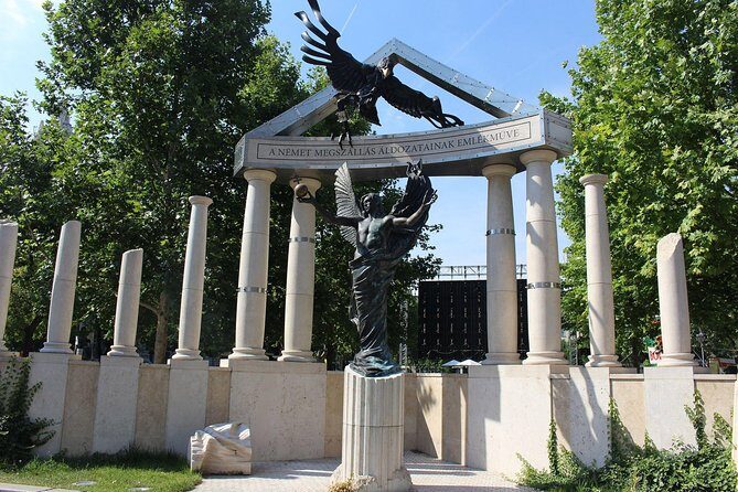 Downtown Pest Walking Tour - Cardinal Mindszenty and the long memory of religion in the city