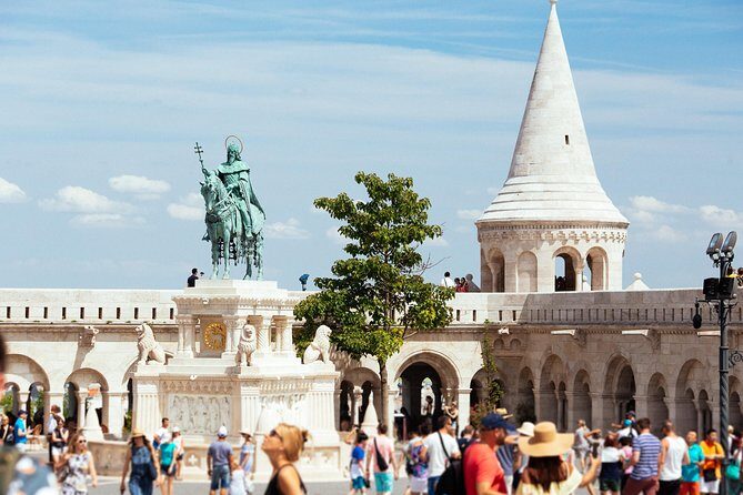 Highlights & Hidden Gems of Budapest Private Tour - The Unlisted Stops: How Your Guide May Add Extra Corners of the City