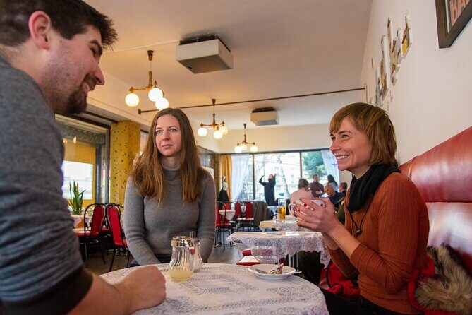 Hungary today: a no-taboo conversation - Communism to democracy: how the host frames the last 30 years
