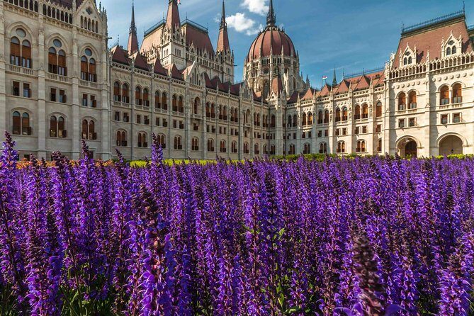 Orientation walk in Budapest - How the guide style affects your experience (and why it matters)