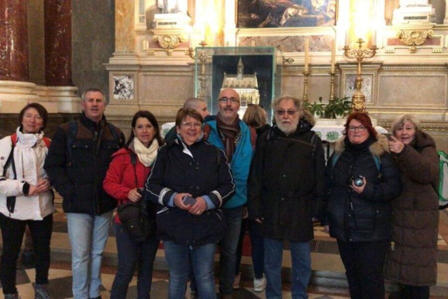 Private Custom Tour with Local Guide Budapest - Photo Stops and Monument Exteriors Without the Museum Trap