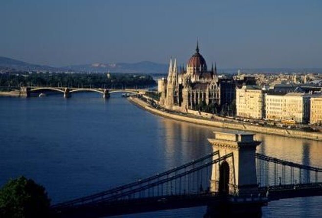 Private Danube Sightseeing Cruise in Budapest - Key highlights at a glance