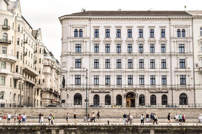 The beginner's guide to Budapest - Budapest Sightseeing Tour - Parliament and the Danube crossing: power and perspective in one loop